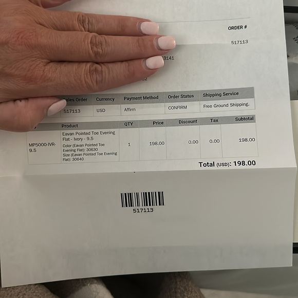 New in box Badgley Mischka bridal flats - Picture 3 of 5